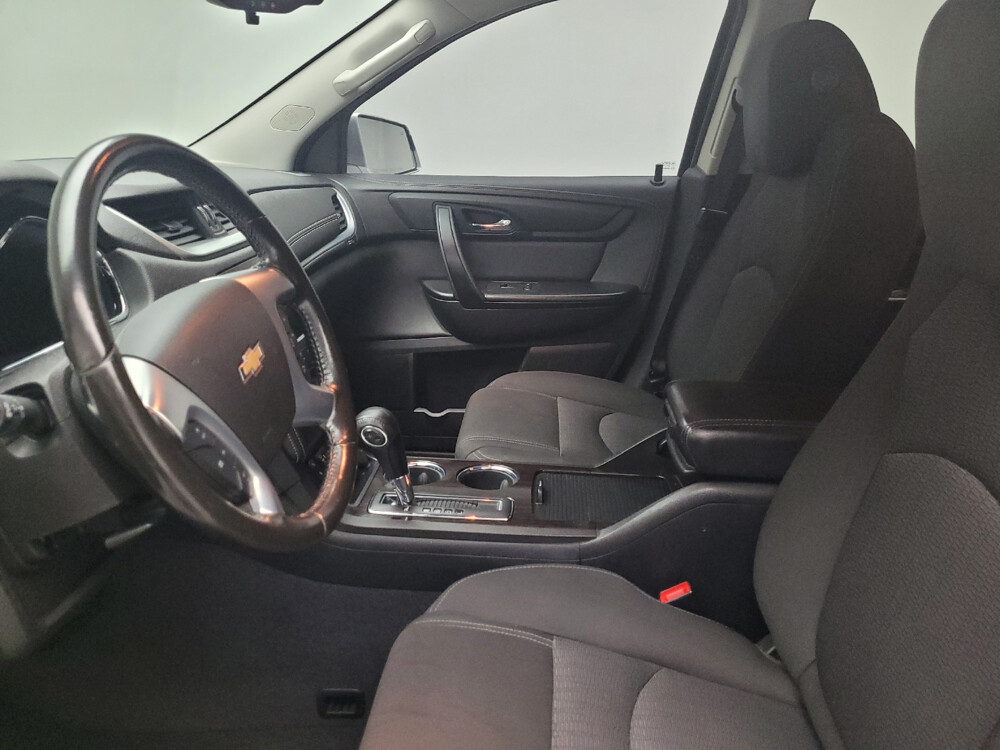 2017 Chevrolet Traverse in Taylor, MI 48180 - 2469037 17