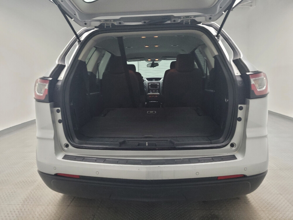 2017 Chevrolet Traverse in Taylor, MI 48180 - 2469037 29