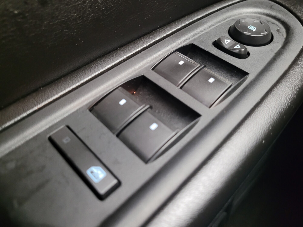 2017 Chevrolet Traverse in Taylor, MI 48180 - 2469037 27