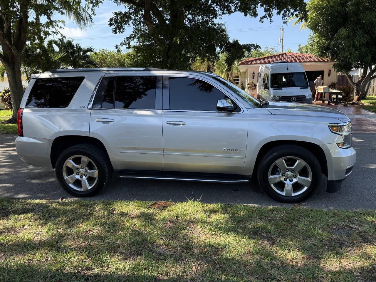 2015 Chevrolet Tahoe in Hollywood, FL 33023-1906 - 2469421 4