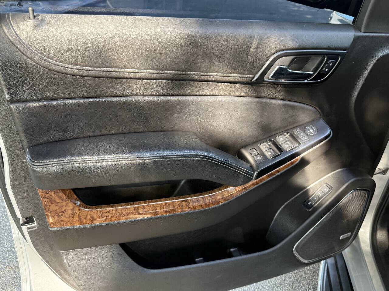 2015 Chevrolet Tahoe in Hollywood, FL 33023-1906 - 2469421 10