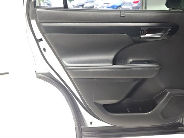 2020 Toyota Highlander in Cinnaminson, NJ 08077 - 2469748 12