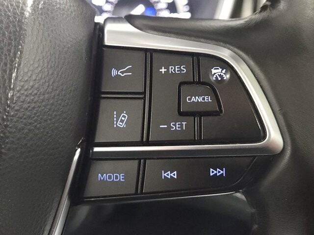 2020 Toyota Highlander in Cinnaminson, NJ 08077 - 2469748 19