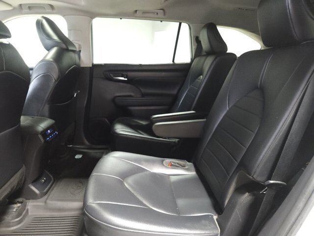 2020 Toyota Highlander in Cinnaminson, NJ 08077 - 2469748 13