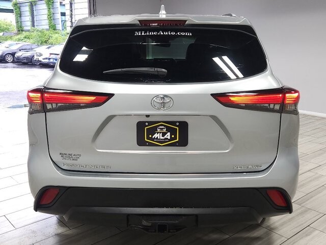 2020 Toyota Highlander in Cinnaminson, NJ 08077 - 2469748 4