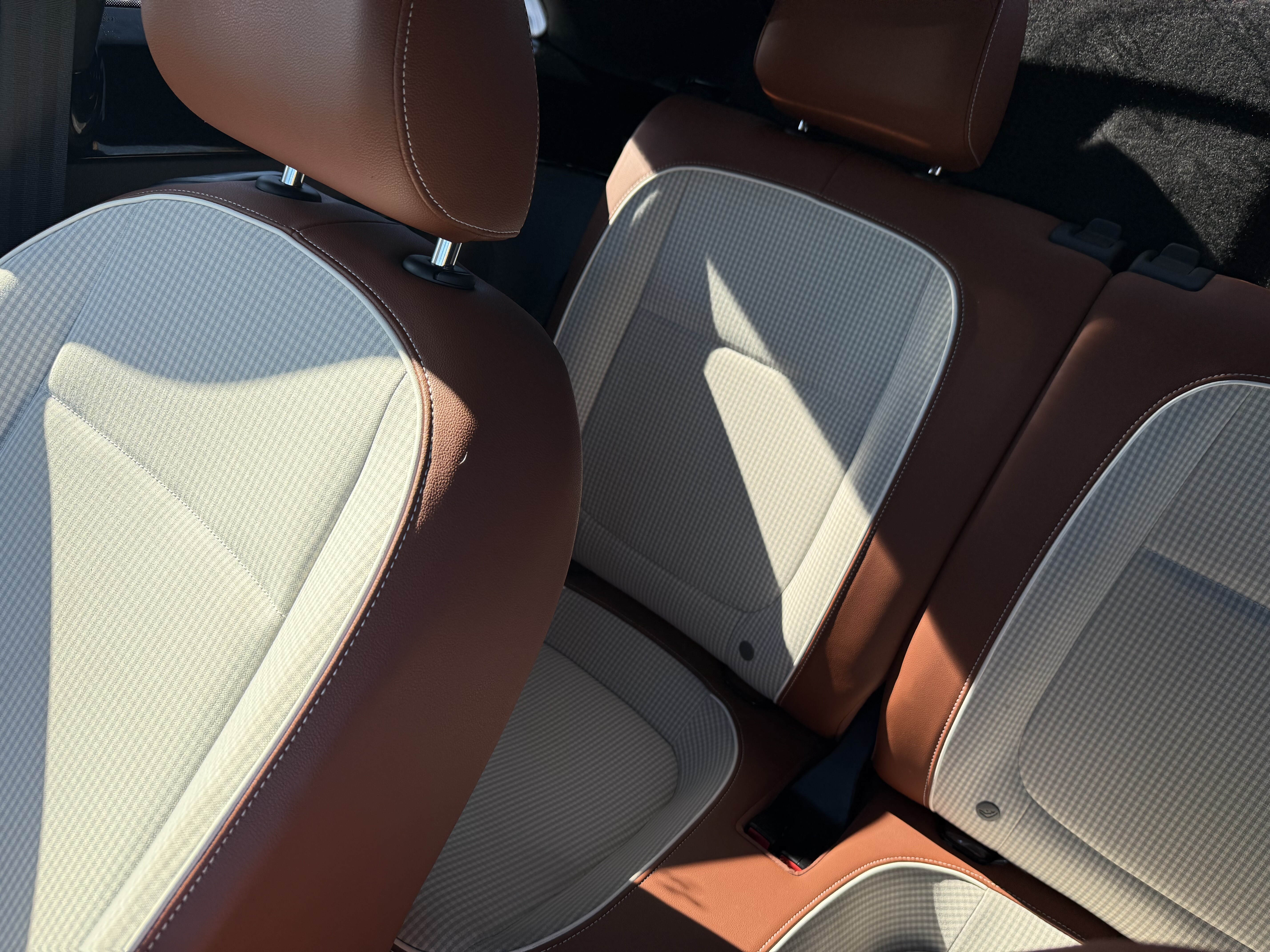 2016 Volkswagen Beetle in Phoenix, AZ 85022 - 2469750 8