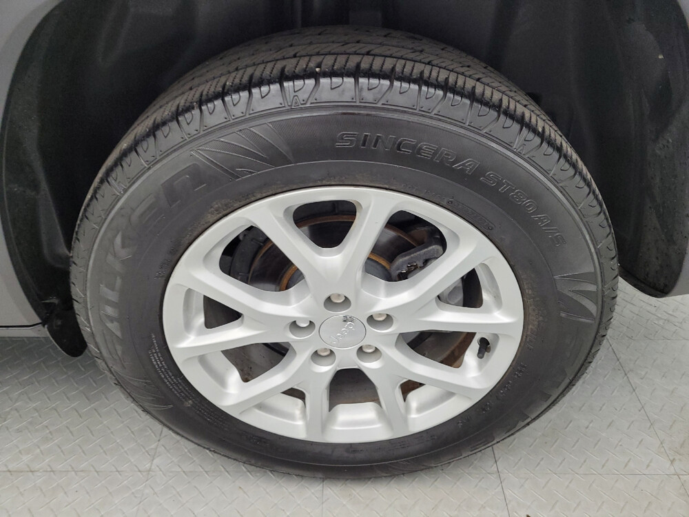 2018 Jeep Cherokee in Miamisburg, OH 45342 - 2469941 31