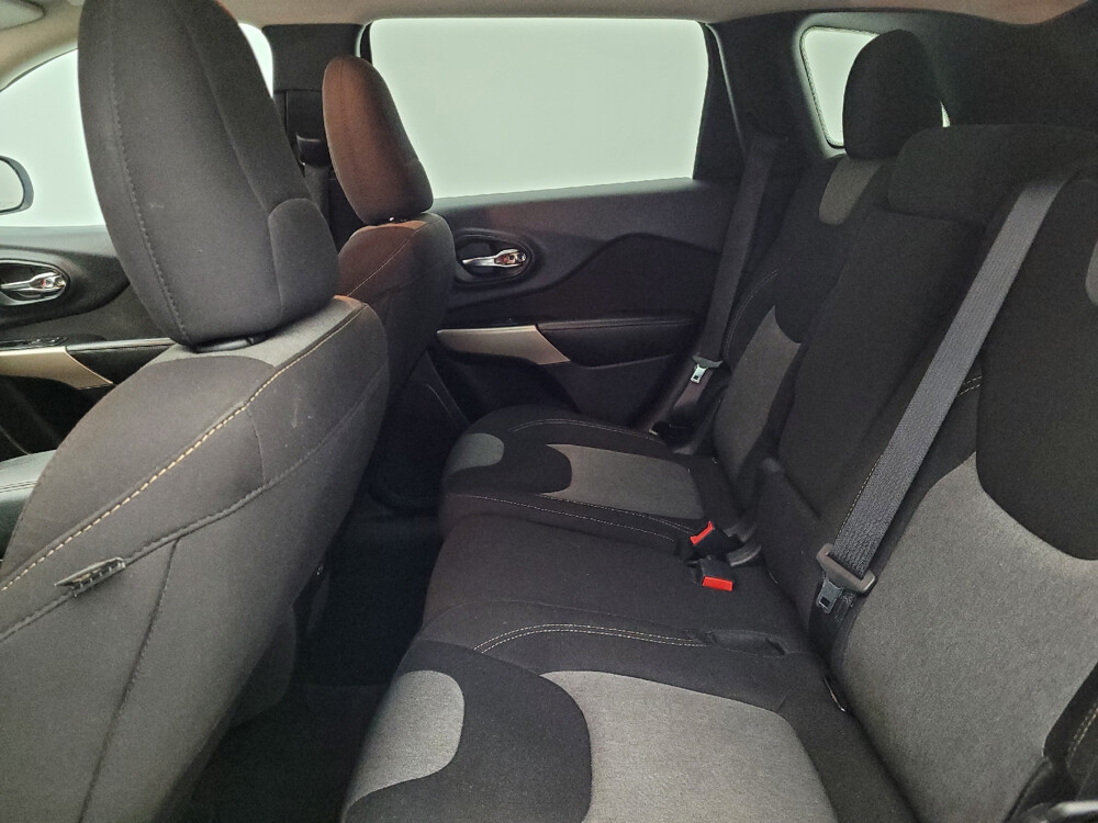 2018 Jeep Cherokee in Miamisburg, OH 45342 - 2469941 18