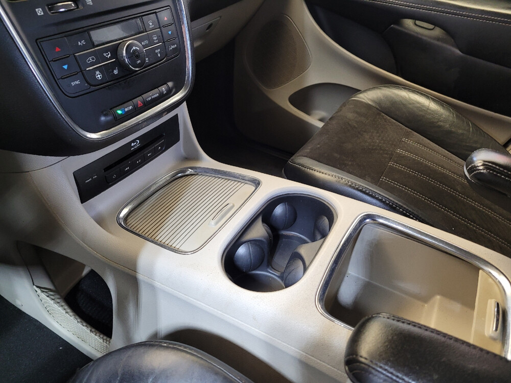 2016 Chrysler Town & Country in Lexington, KY 40509 - 5741285 26