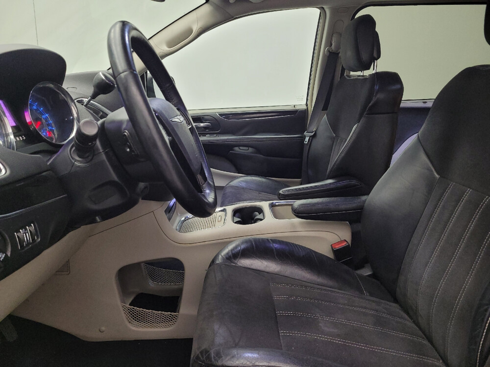 2016 Chrysler Town & Country in Lexington, KY 40509 - 5741285 17