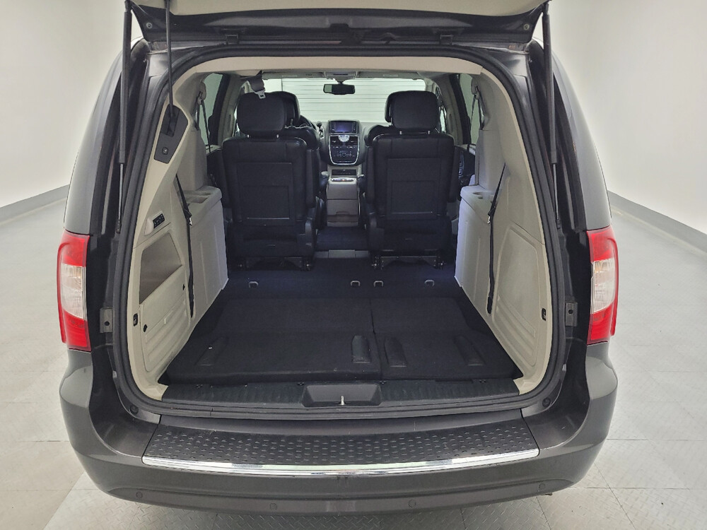 2016 Chrysler Town & Country in Lexington, KY 40509 - 5741285 29