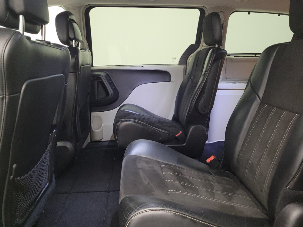 2016 Chrysler Town & Country in Lexington, KY 40509 - 5741285 18