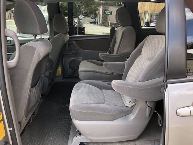 2009 Toyota Sienna in Belleville, NJ 07109-2923 - 942362 16