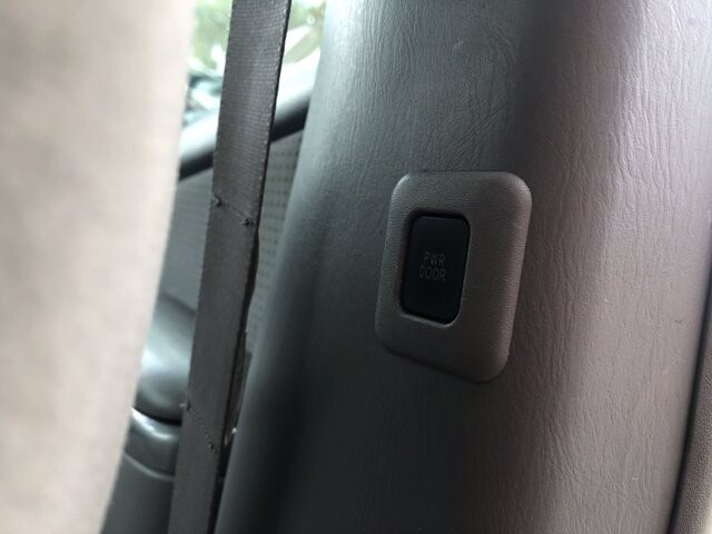 2009 Toyota Sienna in Belleville, NJ 07109-2923 - 942362 15