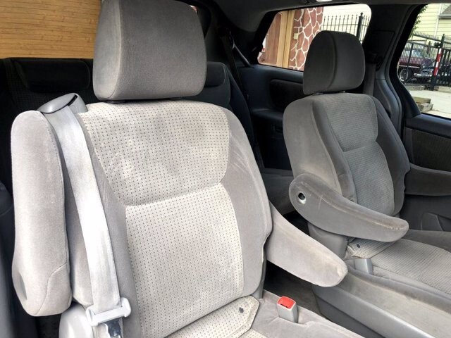 2009 Toyota Sienna in Belleville, NJ 07109-2923 - 942362 42