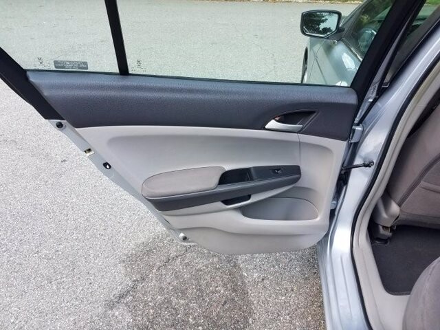 2009 Honda Accord in Belleville, NJ 07109-2923 - 942364 16